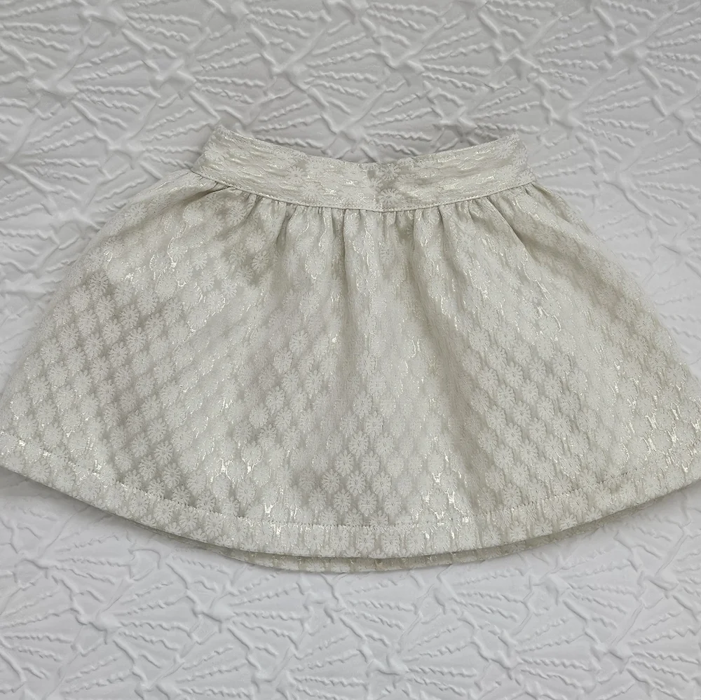 Carter's 2T Toddler Girls Cream & Gokd Metalic Skirt, Lined
